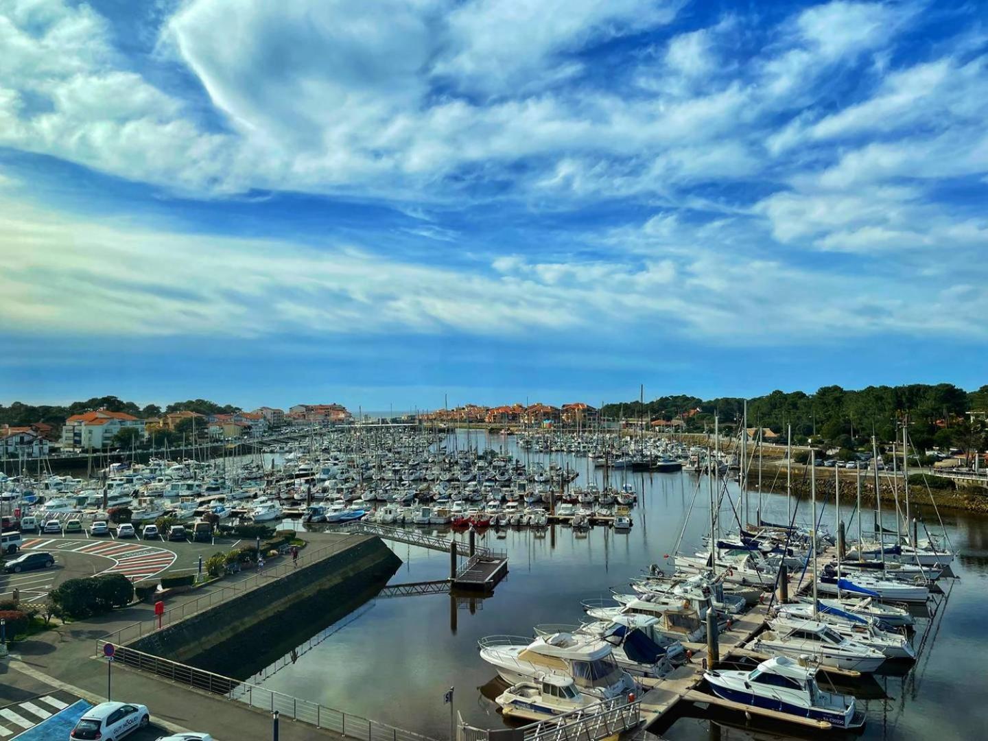 Port Sud - T3 En Duplex Avec Vue Panoramique Sur Le Port De Capbreton Apartamento Exterior foto